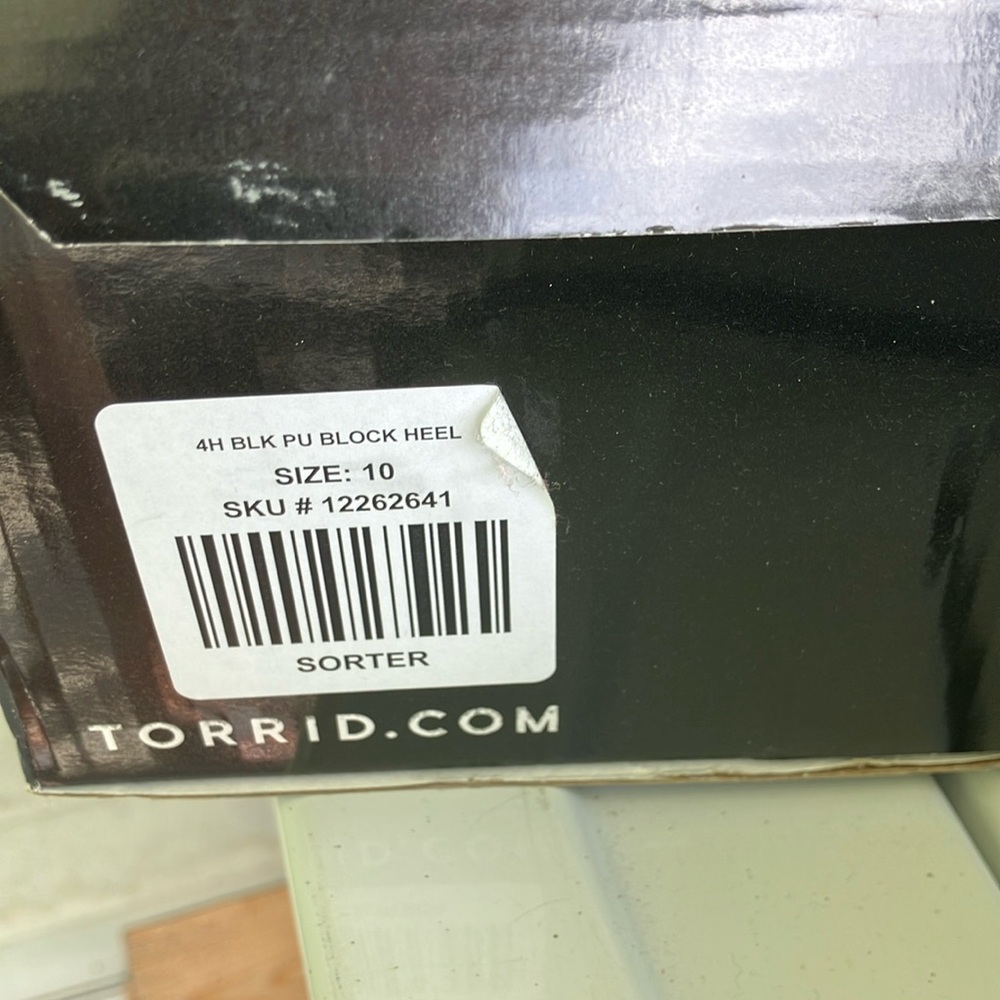 Torrid Black Heels with Peep-Toe Design - Picture 4 of 6
